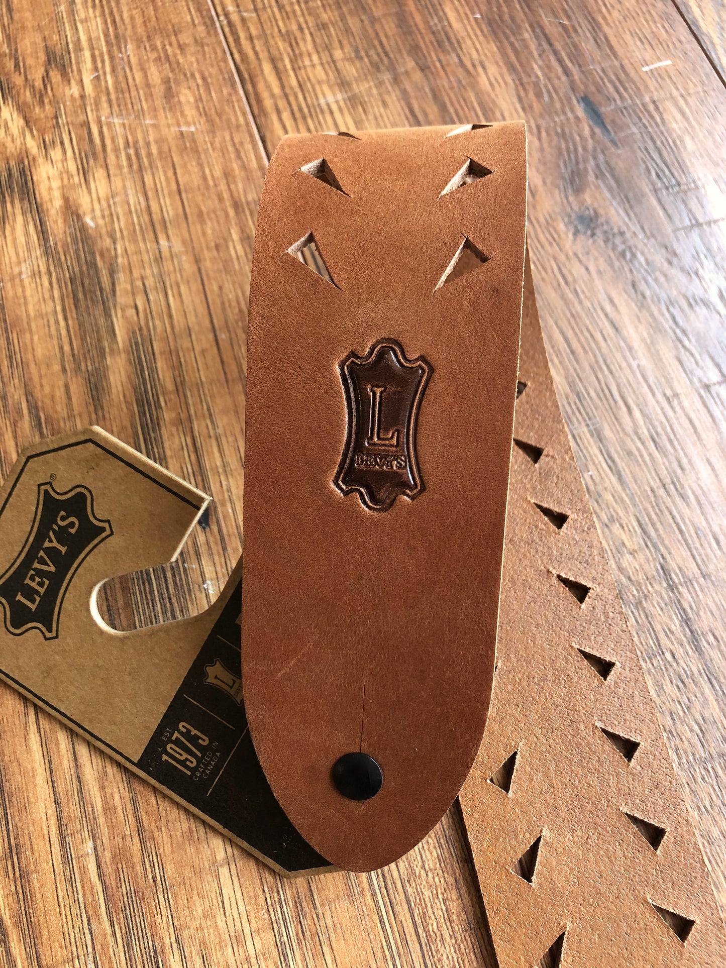 Levy's M12TTV-TAN 2" Adjustable Veg-Tan Leather Guitar & Bass Strap Tan