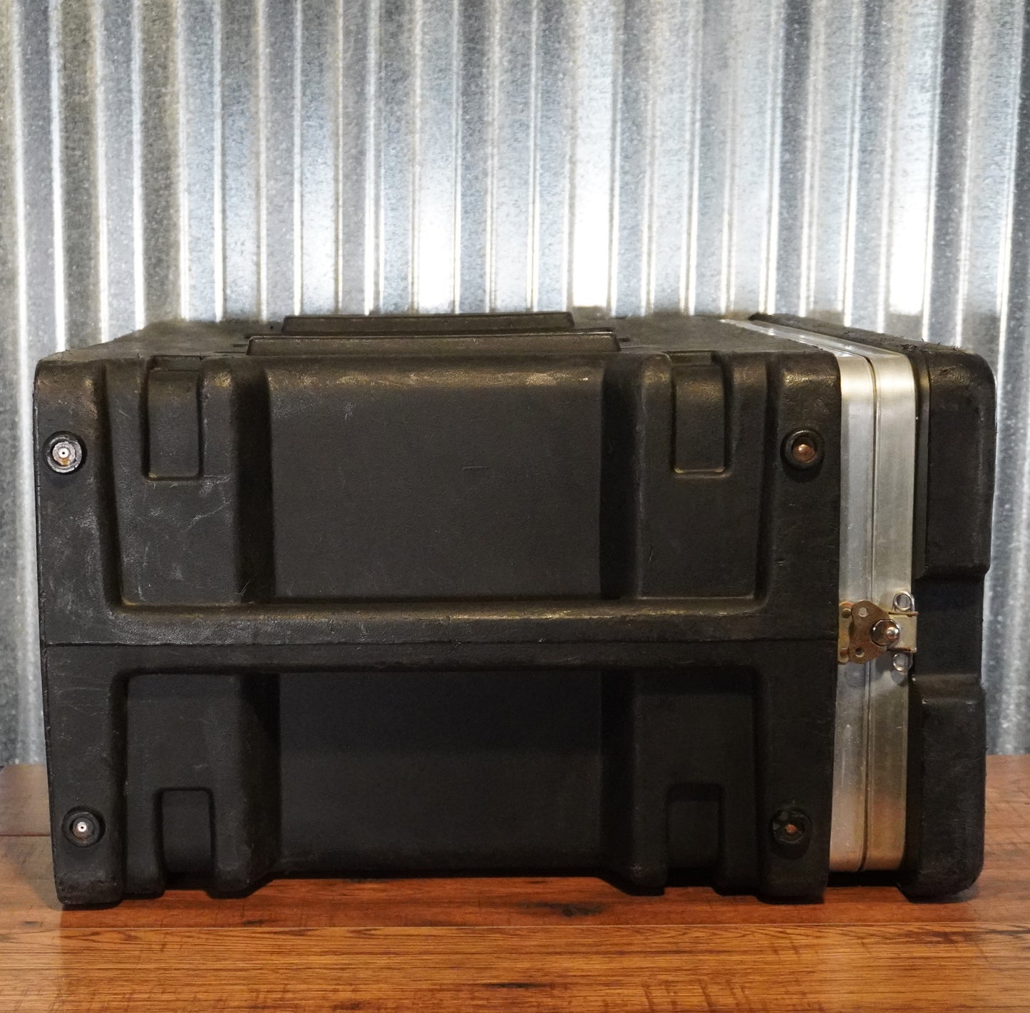 SKB 8U Roto Rack 1SKB-R8U 8 Space Guitar & Bass Amplifier/Effects Rack ABS Case Used