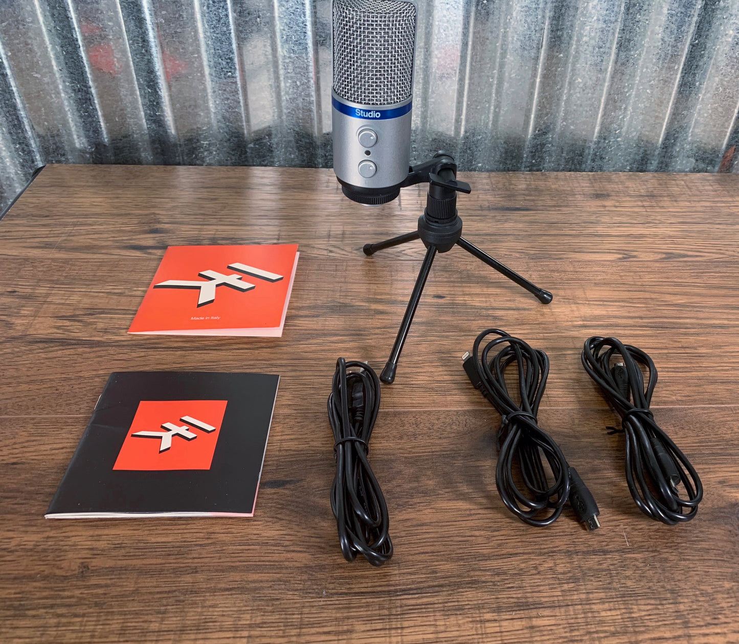 IK Multimedia iRig Mic Studio Silver Large Diaphragm Recording Microphone Open Box