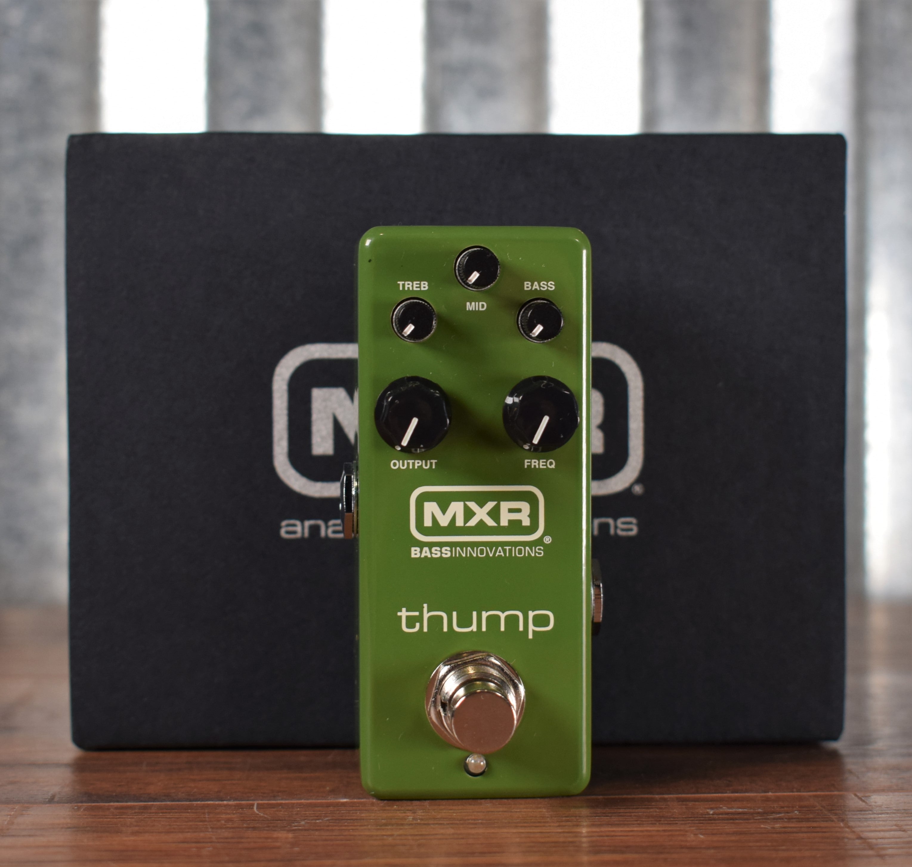 Dunlop MXR M281 Thump Bass Preamp Effect Pedal