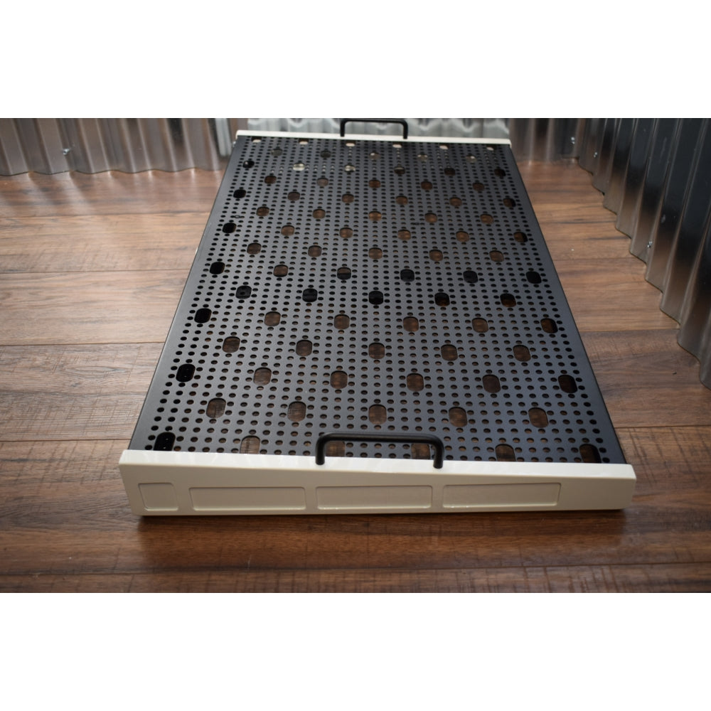 Temple Audio Design Trio 28 Vintage White Pedalboard & Quick Release Plates Demo