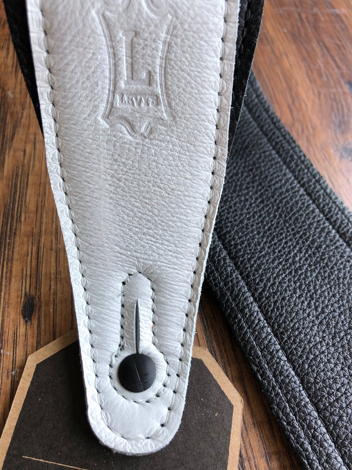 Levy's MG317DRS-BLK_WHT 2.5" Adjustable Garment Leather Guitar & Bass Strap Black