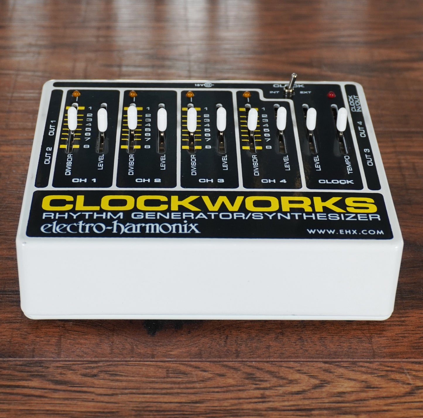 Electro-Harmonix EHX Clockworks Rhythm Generator Synthesizer Guitar Effect Pedal