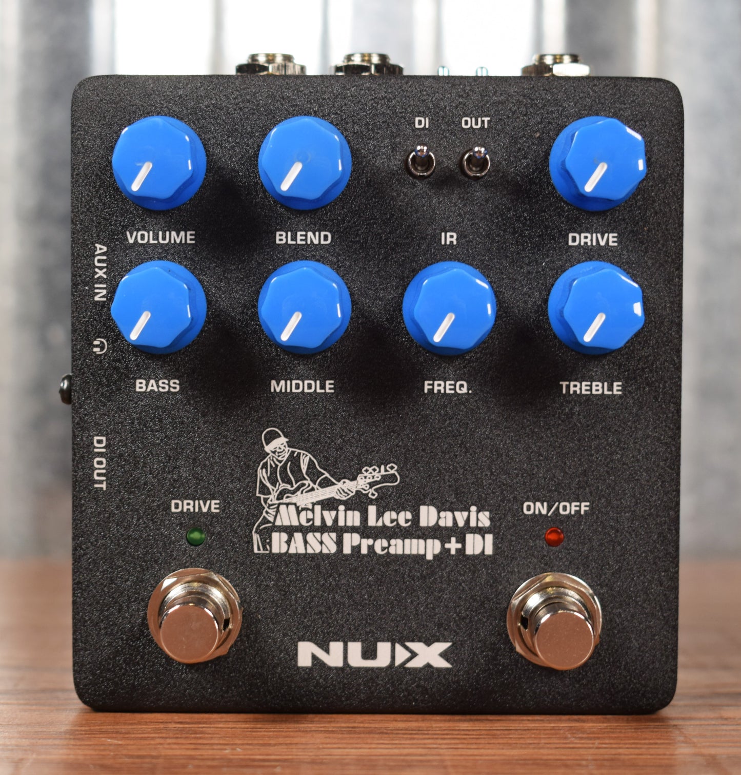 NUX NBP-5 Melvin Lee Davis Bass Preamp DI Cabinet Emulation & Tone Editing Effect Pedal