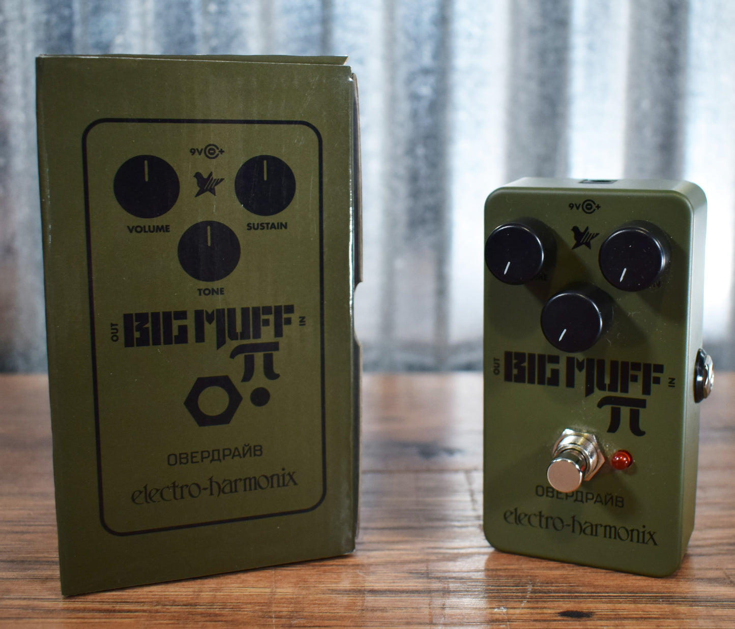 Electro-Harmonix EHX Green Russian Big Muff Distortion Sustainer Guitar & Bass Effect Pedal Used