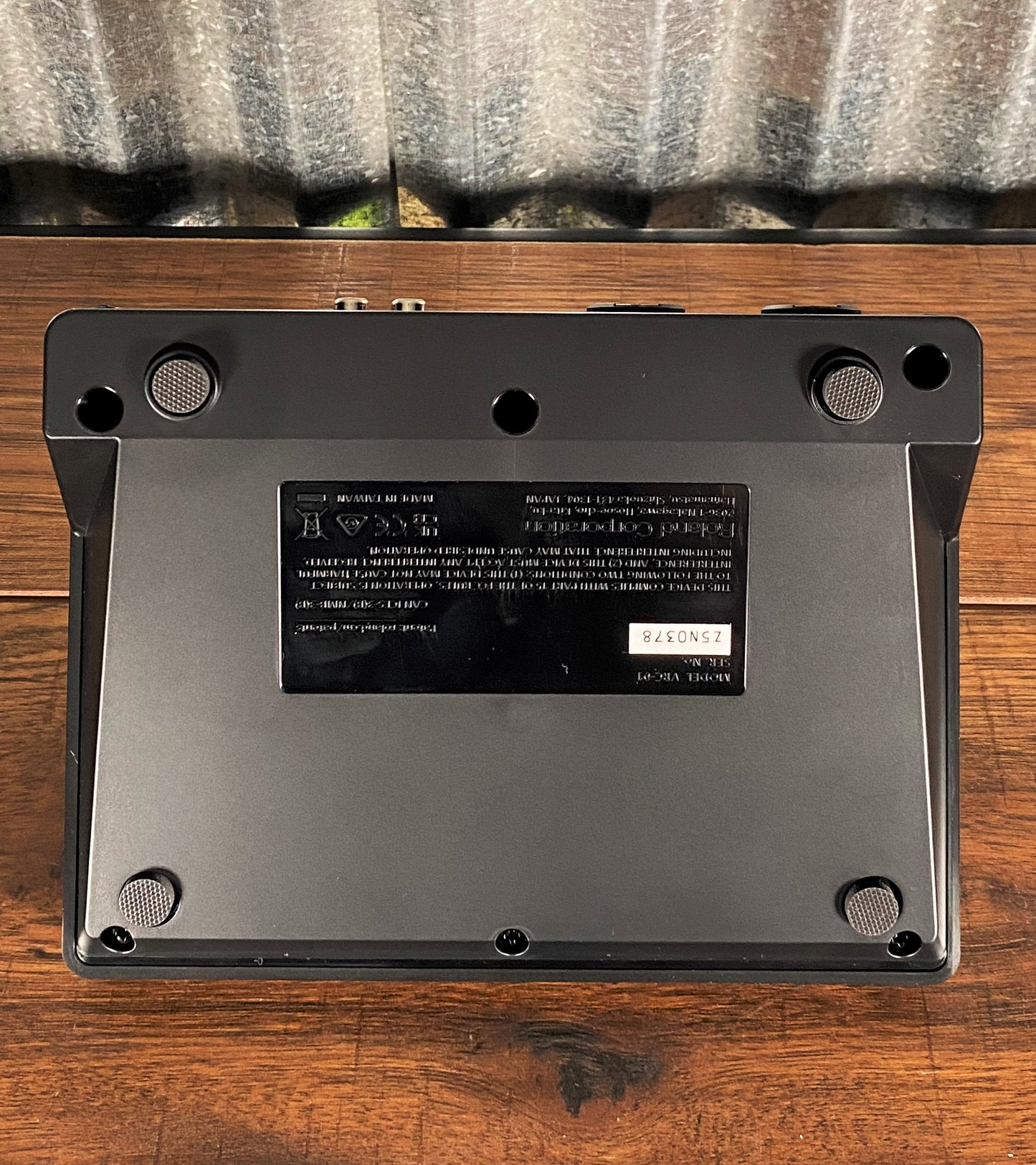 Roland VRC-01 AeroCaster Wireless Live Streaming Video System