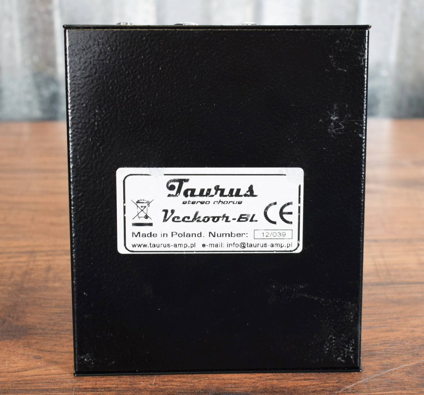 Taurus Amplification Vechoor Black Chorus Guitar & Bass Effect Pedal & AC Adapter Used