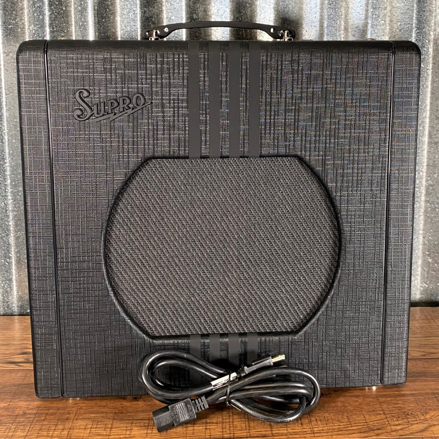 Supro Delta King 12 All Tube 15 Watt 12" Guitar Combo Amplifier Black 1822RBB