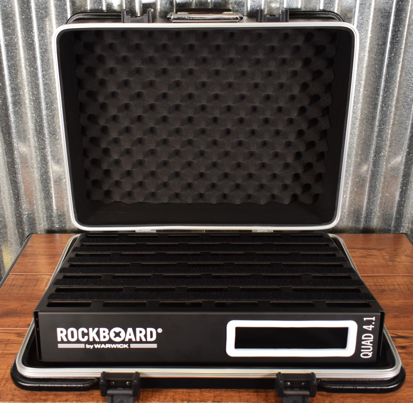 Warwick Rockboard Quad 4.1 A Guitar Effect Pedalboard & ABS Case Demo
