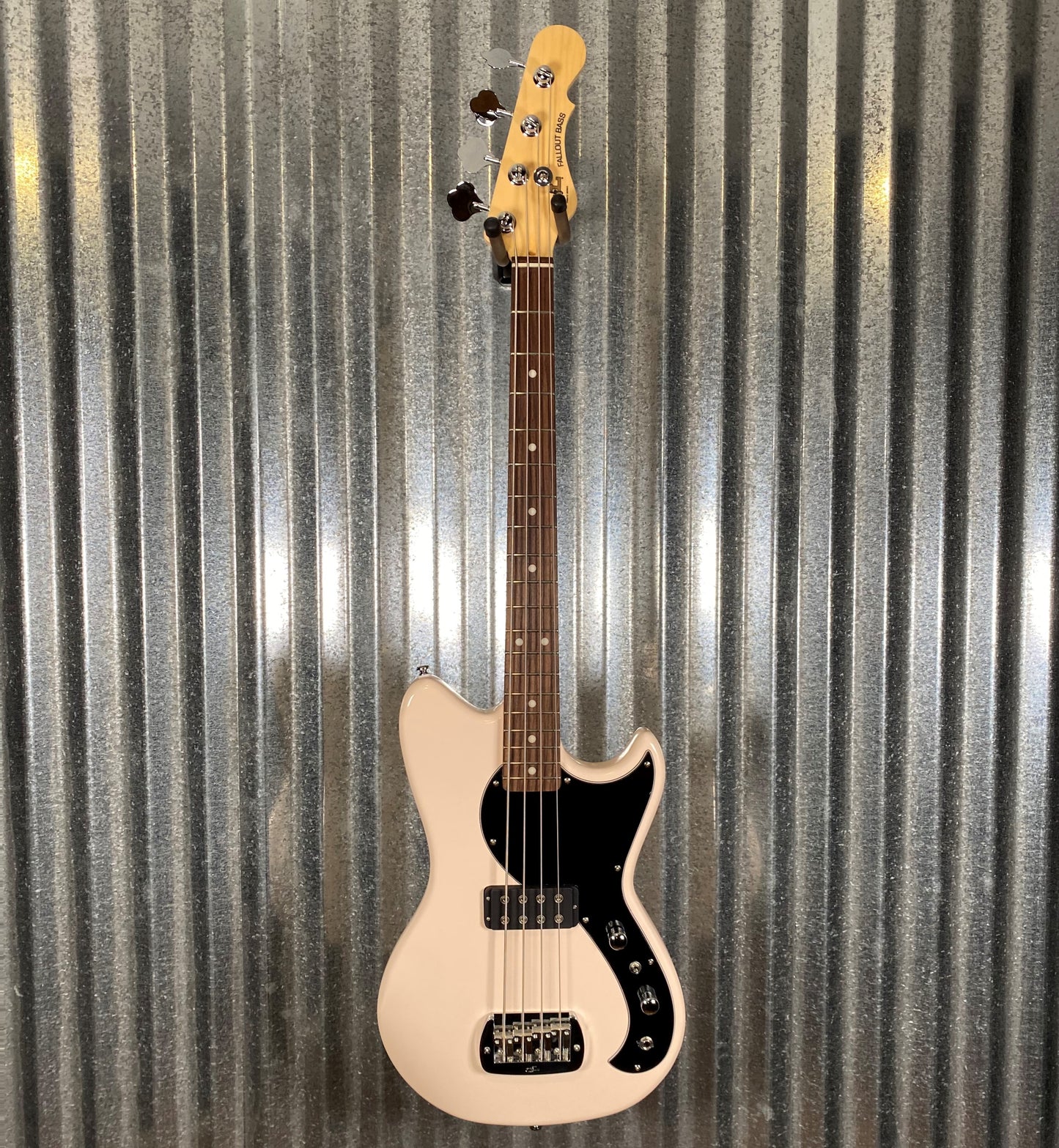 G&L Guitars Tribute Fallout Bass Short Scale 4 String Olympic White #4038
