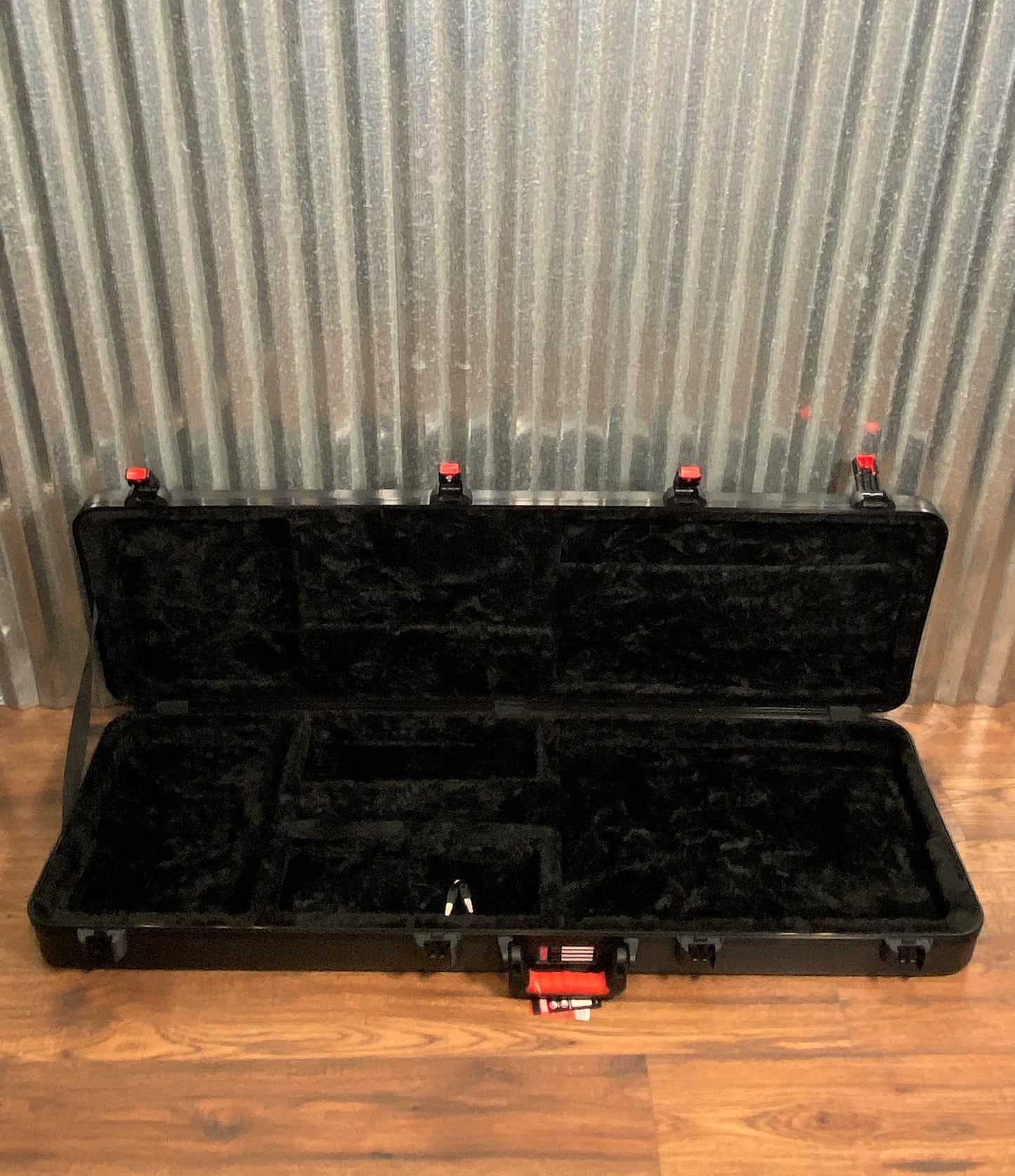 Gator GTSA-GTRBASS TSA ATA Molded Universal Electric Bass Hardshell Case