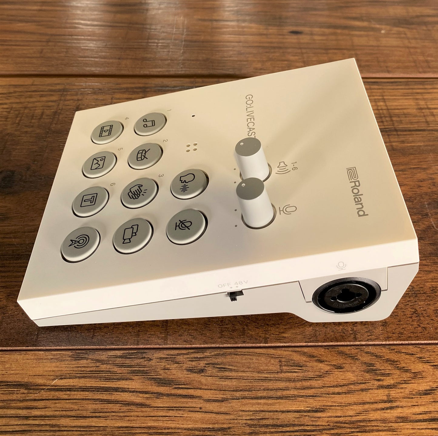 Roland GO:LIVE CAST Live Streaming Smartphone Production Mixer