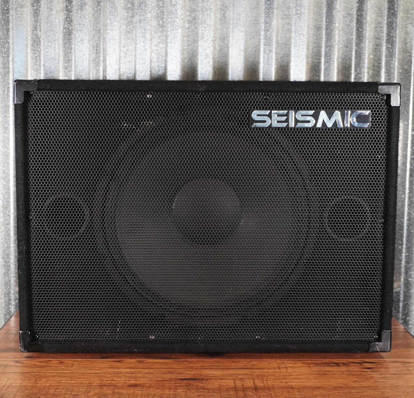 Seismic Audio SA-115 1x15" 300 Watt Bass Amplifier Speaker Cabinet Used