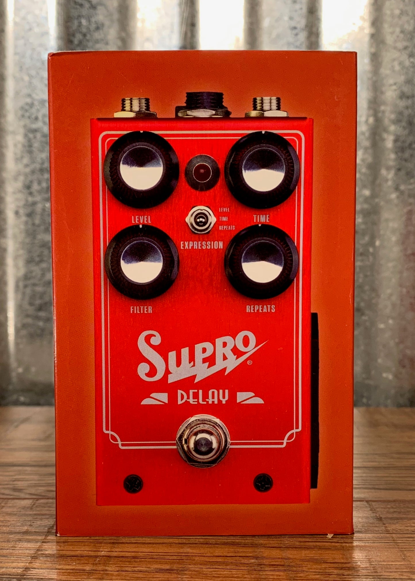 Supro 1313 Analog Delay Guitar Effect Pedal Demo