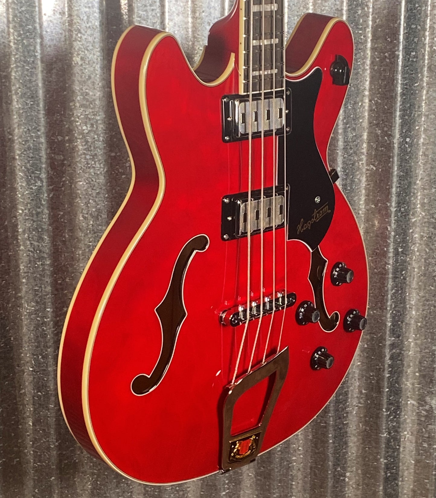 Hagstrom VIKB-WCT Viking 4 String Semi Hollow Short Scale Bass Wild Cherry Transparent #0622