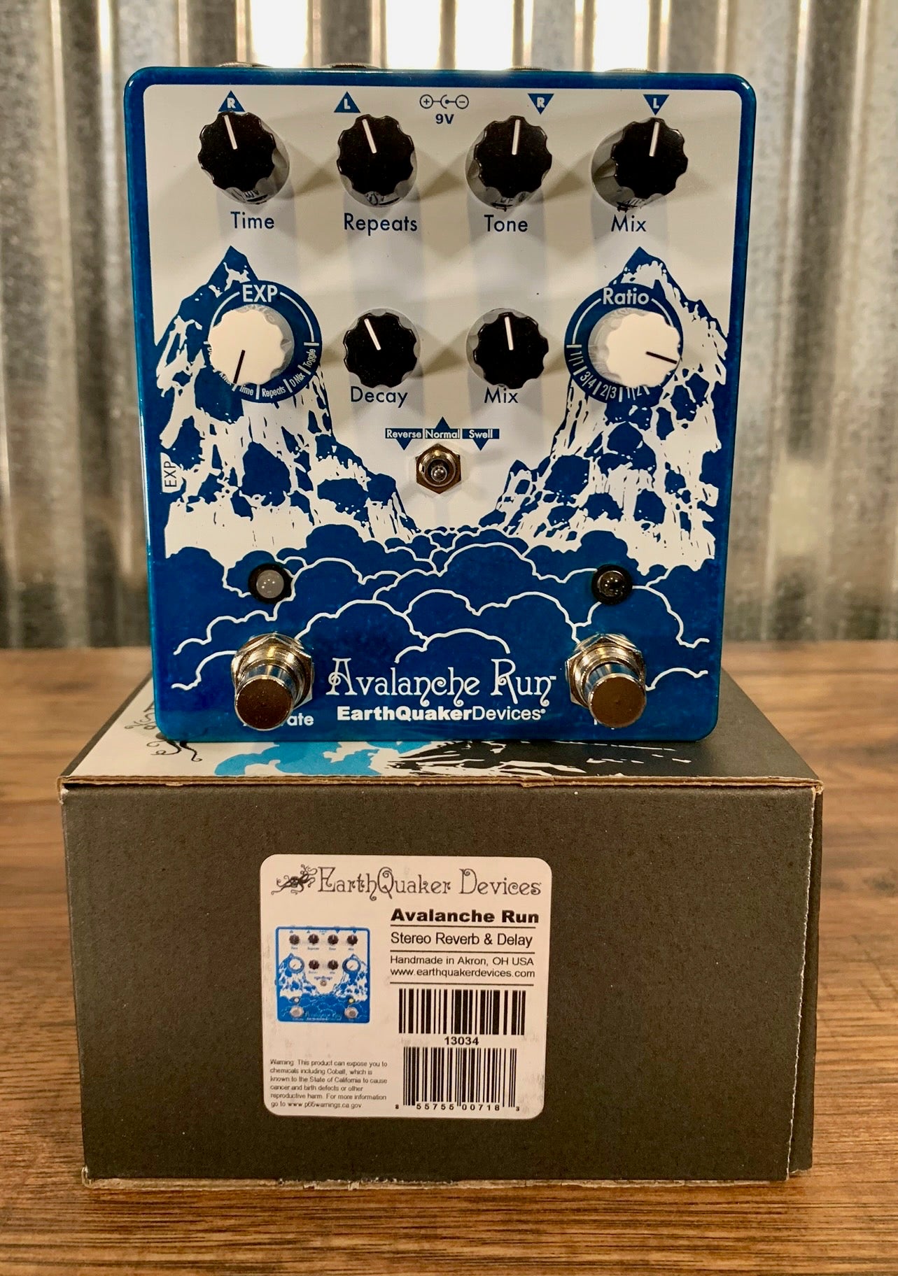 Earthquaker Devices EQD Avalanche Run Stereo Delay & Reverb V2 Guitar Effect Pedal