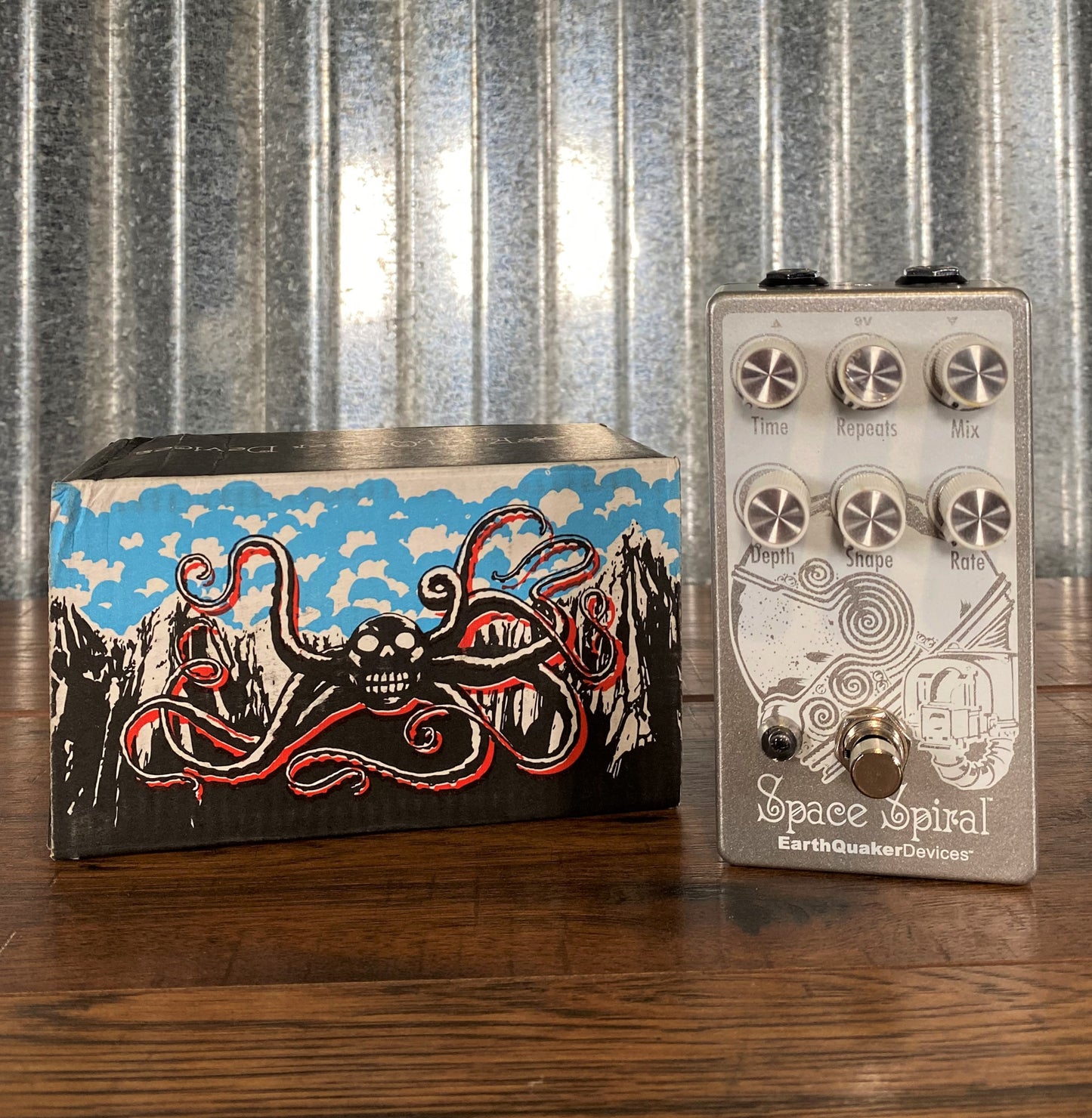 Earthquaker Devices EQD Space Spiral V1 Modulated Delay Device Guitar Effect Pedal NOS