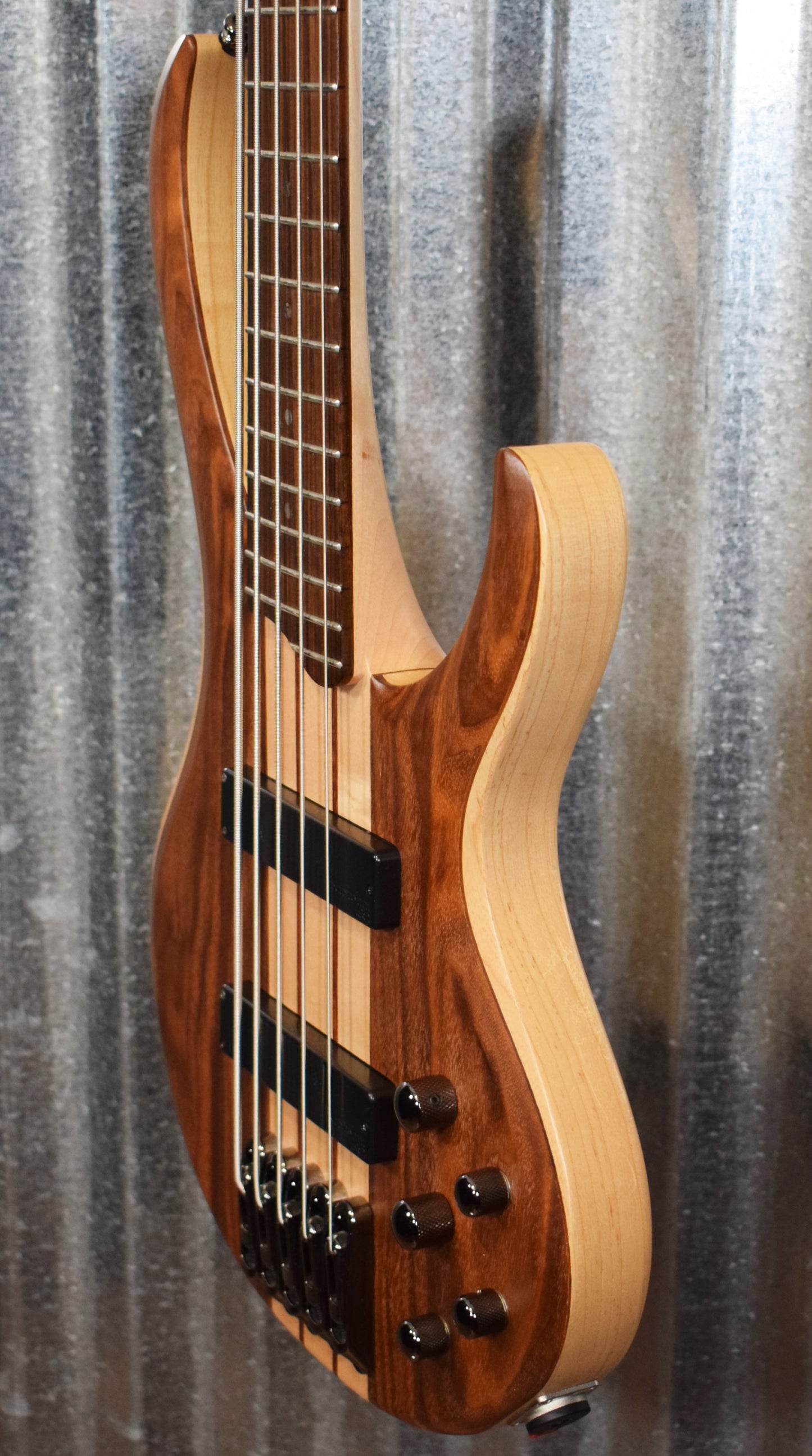 Ibanez BTB675 5 String Natural Bass #1652 Used
