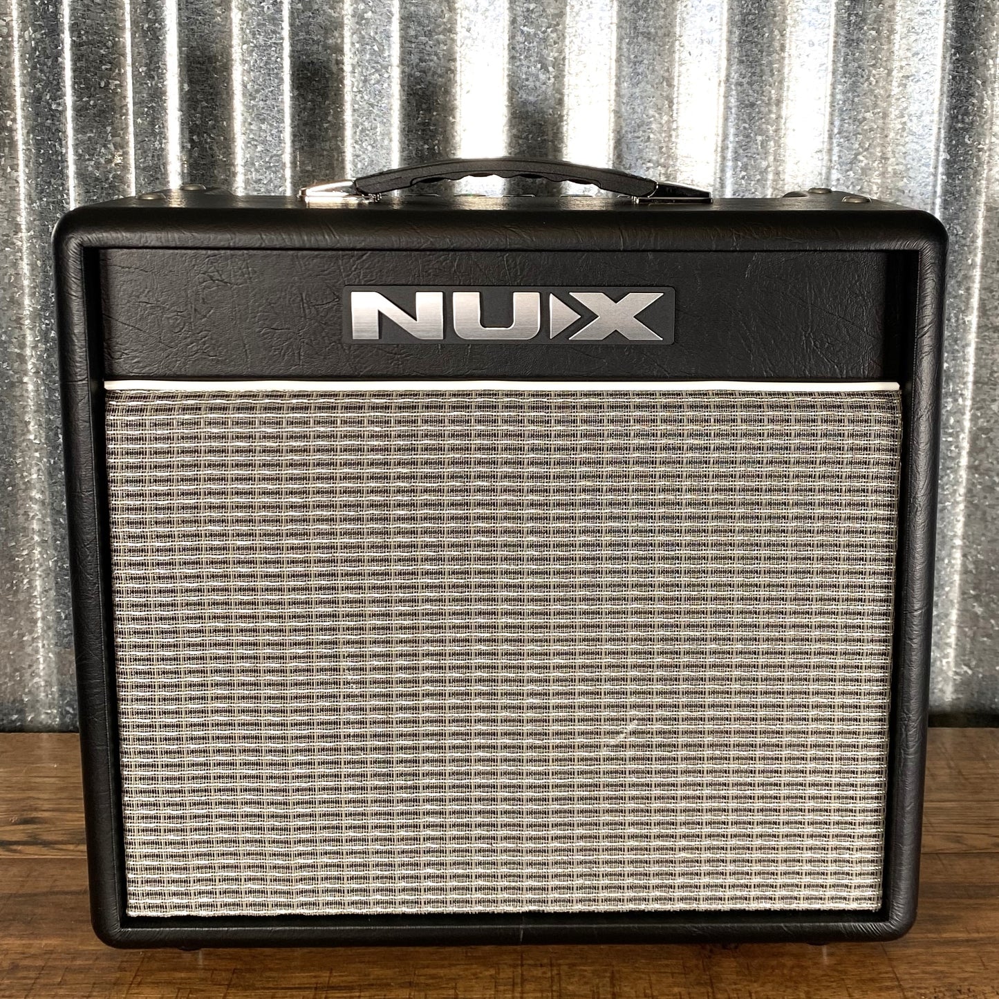 NUX Mighty 20BT 20 Watt 8" Digital Modeling Bluetooth Guitar Amplifier Combo