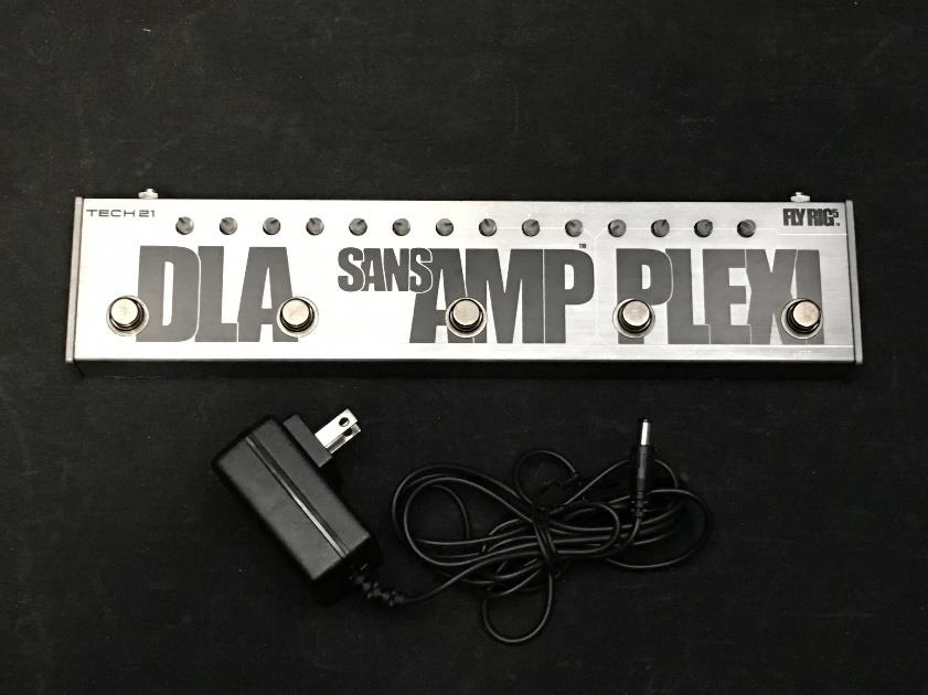 Tech 21 Fly Rig 5 SansAmp Reverb Delay Distortion & Boost Guitar Effect Pedal