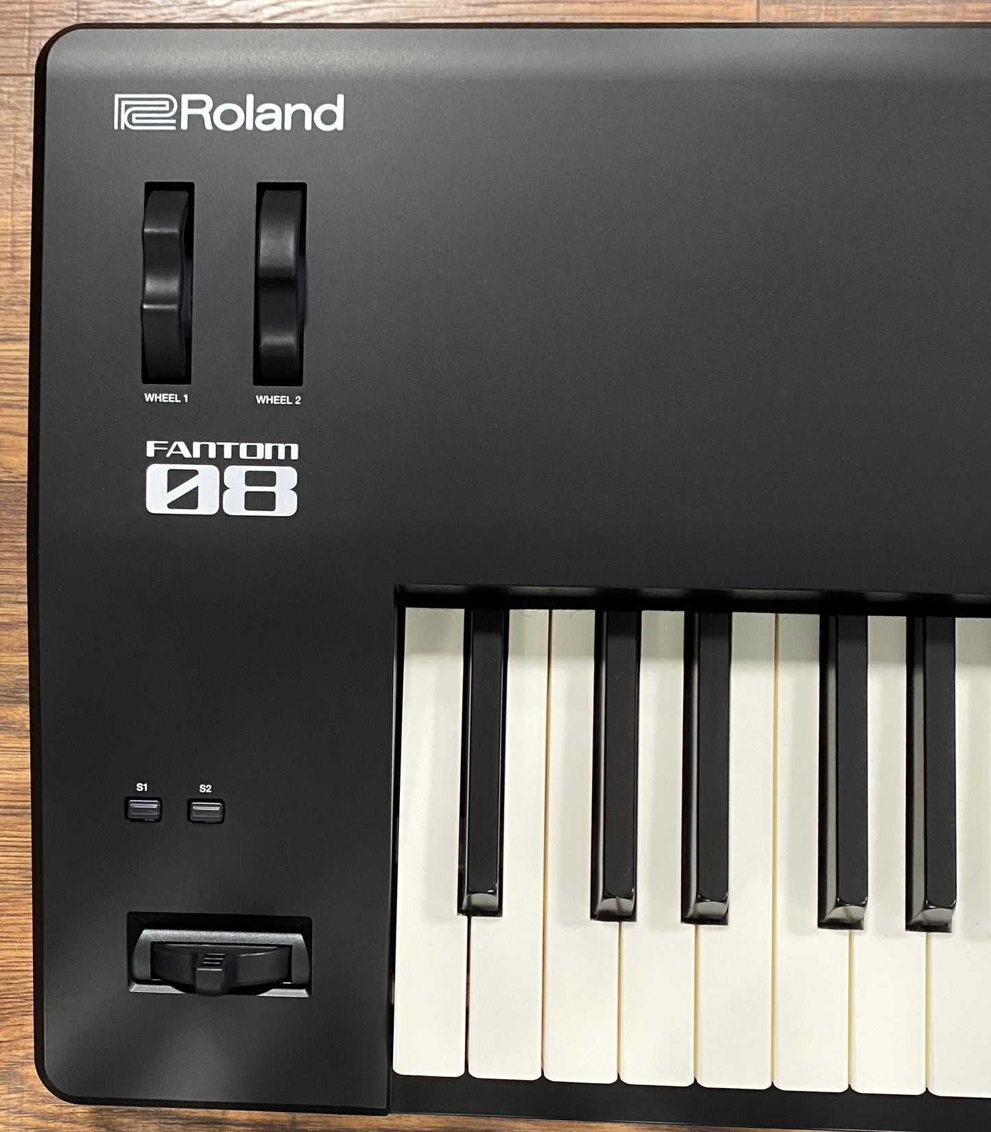 Roland Fantom-08 88 Key Music Workstation Keyboard Synthesizer