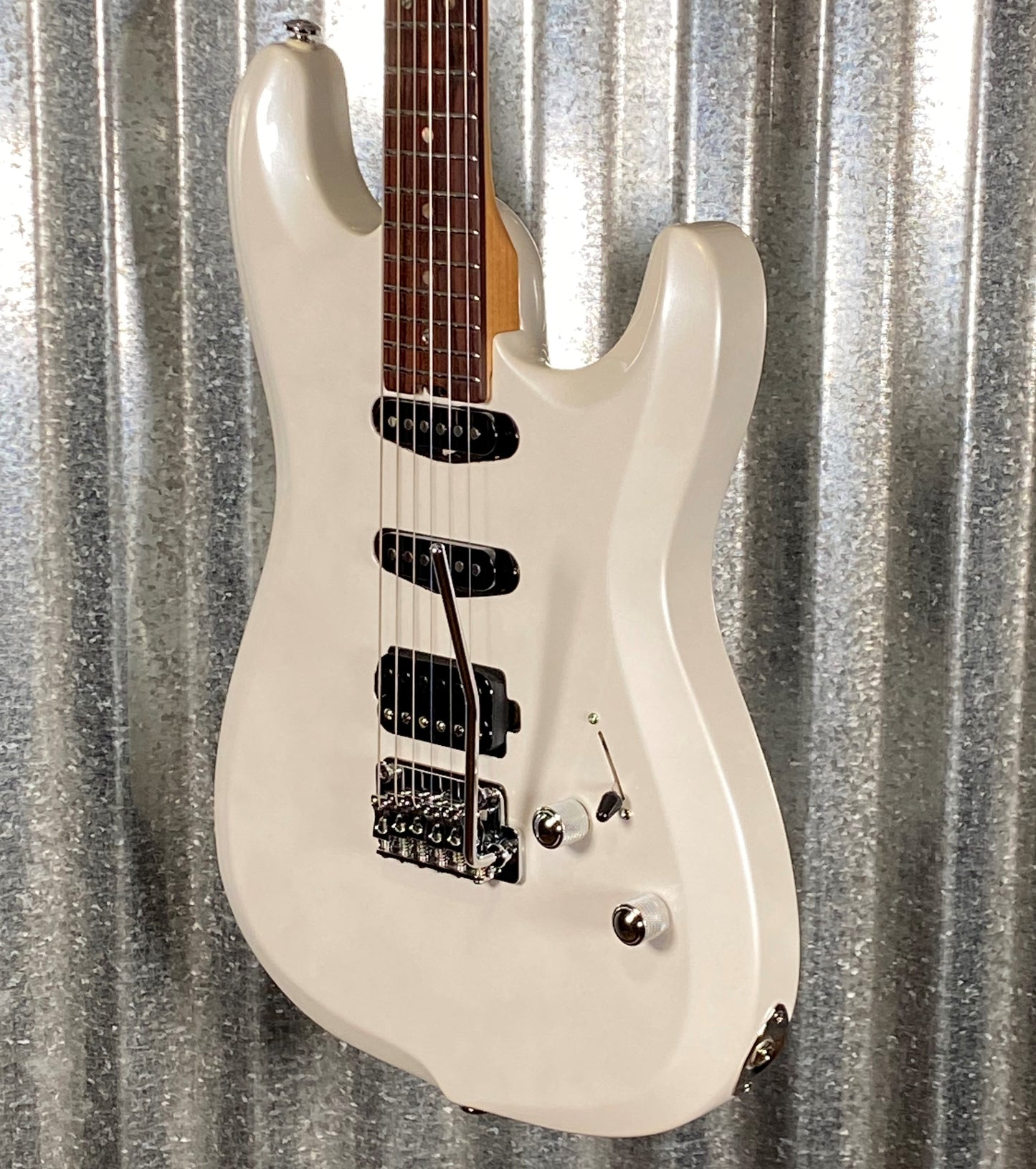 Musi Capricorn Fusion HSS Superstrat Pearl White Guitar #0130 Used