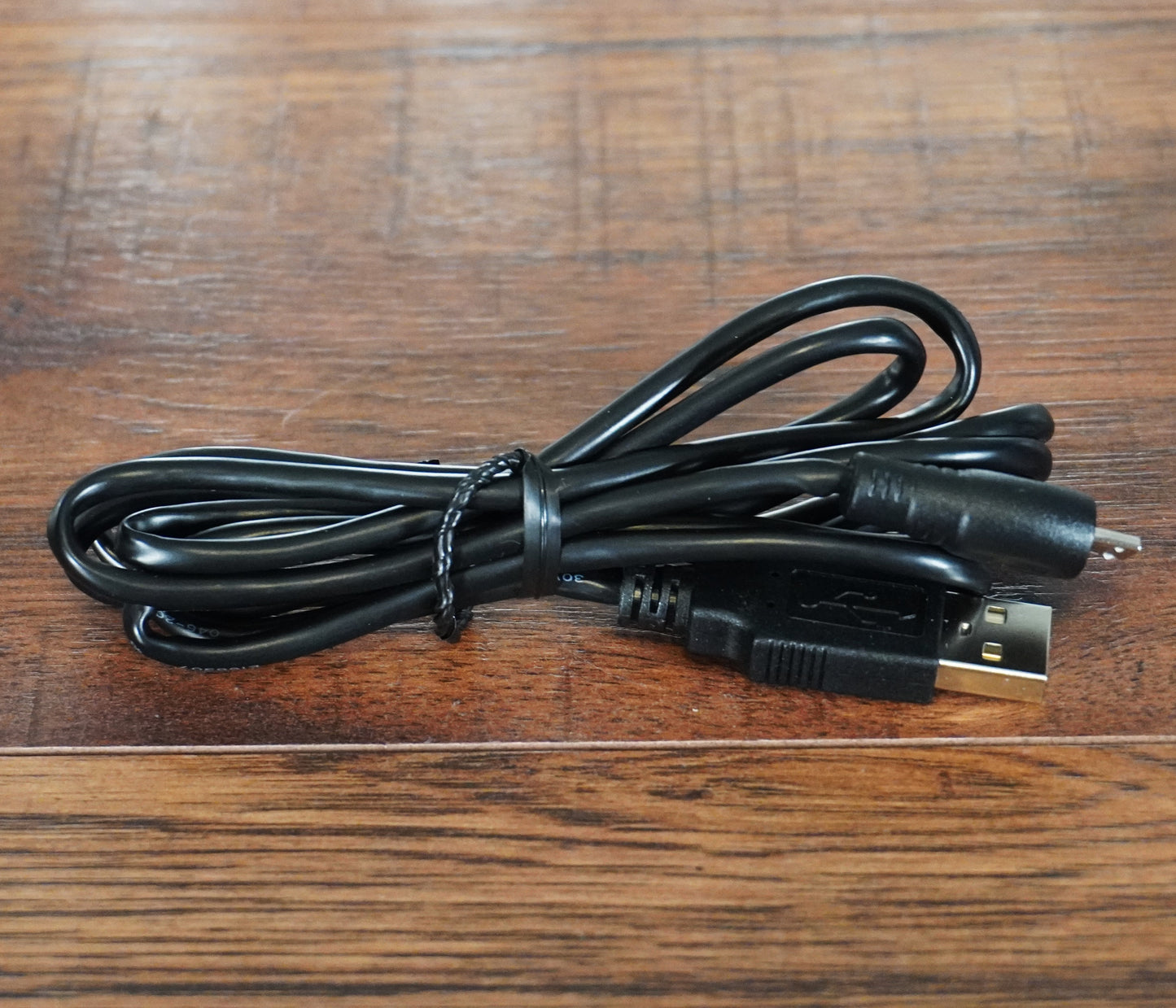 IK Multimedia Uno Synth Pro Desktop 32 Key Synthesizer Used