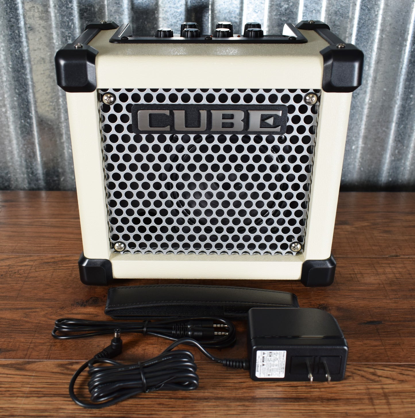 Roland Micro Cube GX 3 Watt 1x5" Battery Powered Guitar Combo Amplifier WHITE