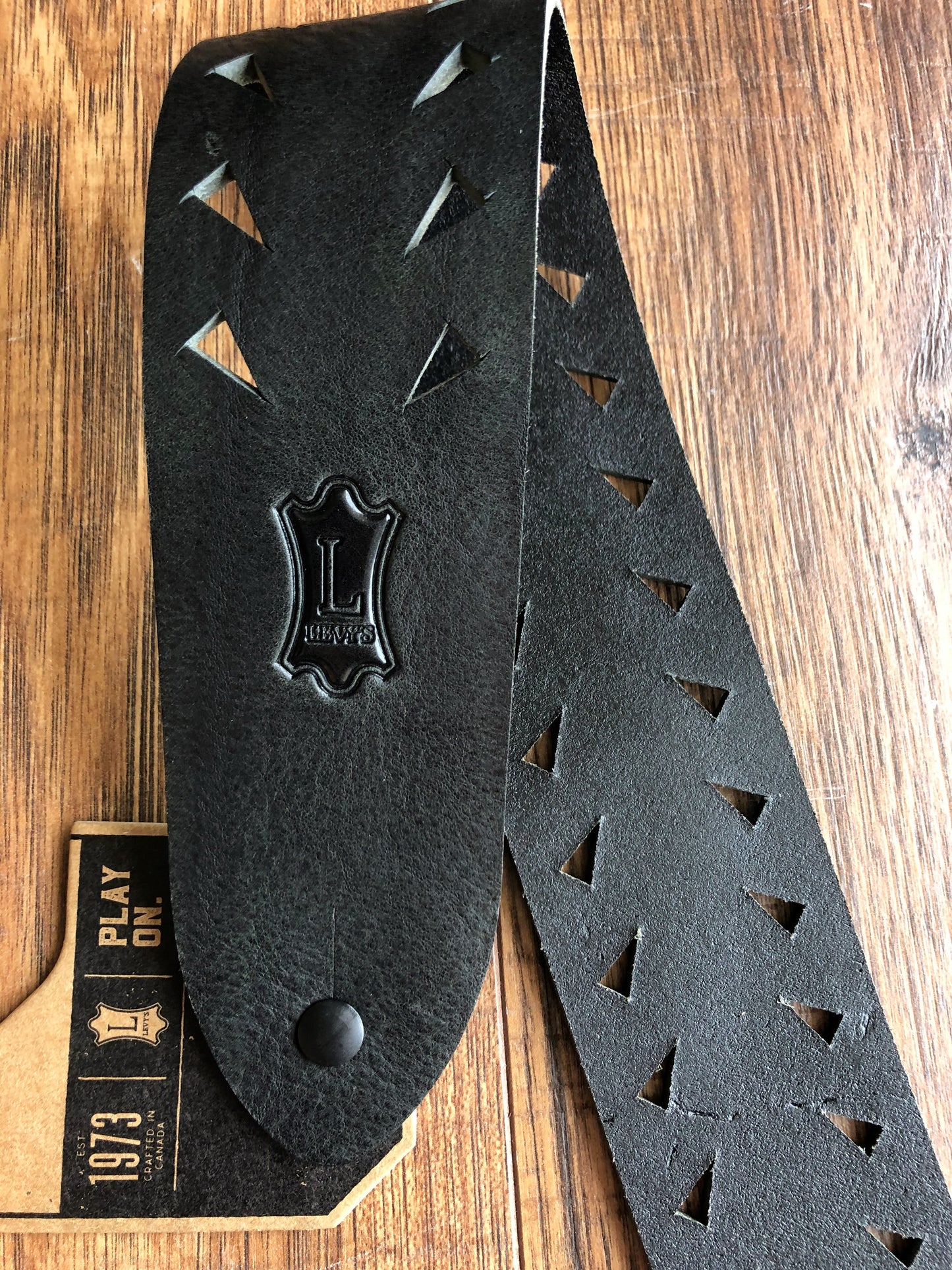 Levy's M12TTV-BLK 2" Adjustable Veg-Tan Leather Guitar & Bass Strap Black