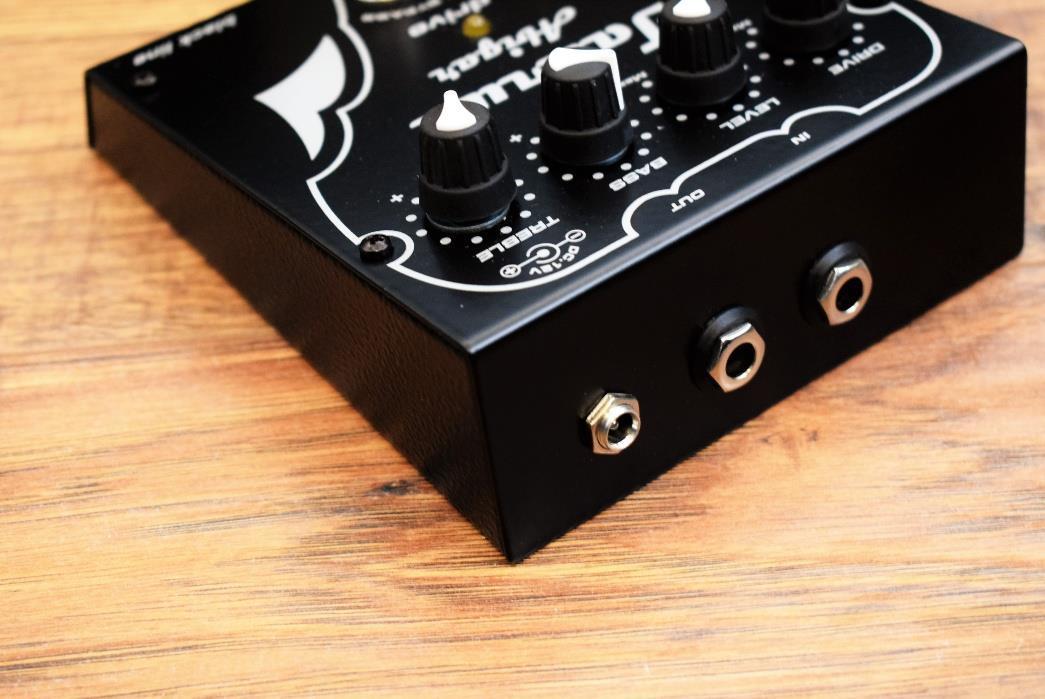Taurus Amplification Abigar BL Drive Bass & Guitar Effect Pedal & AC Adapter