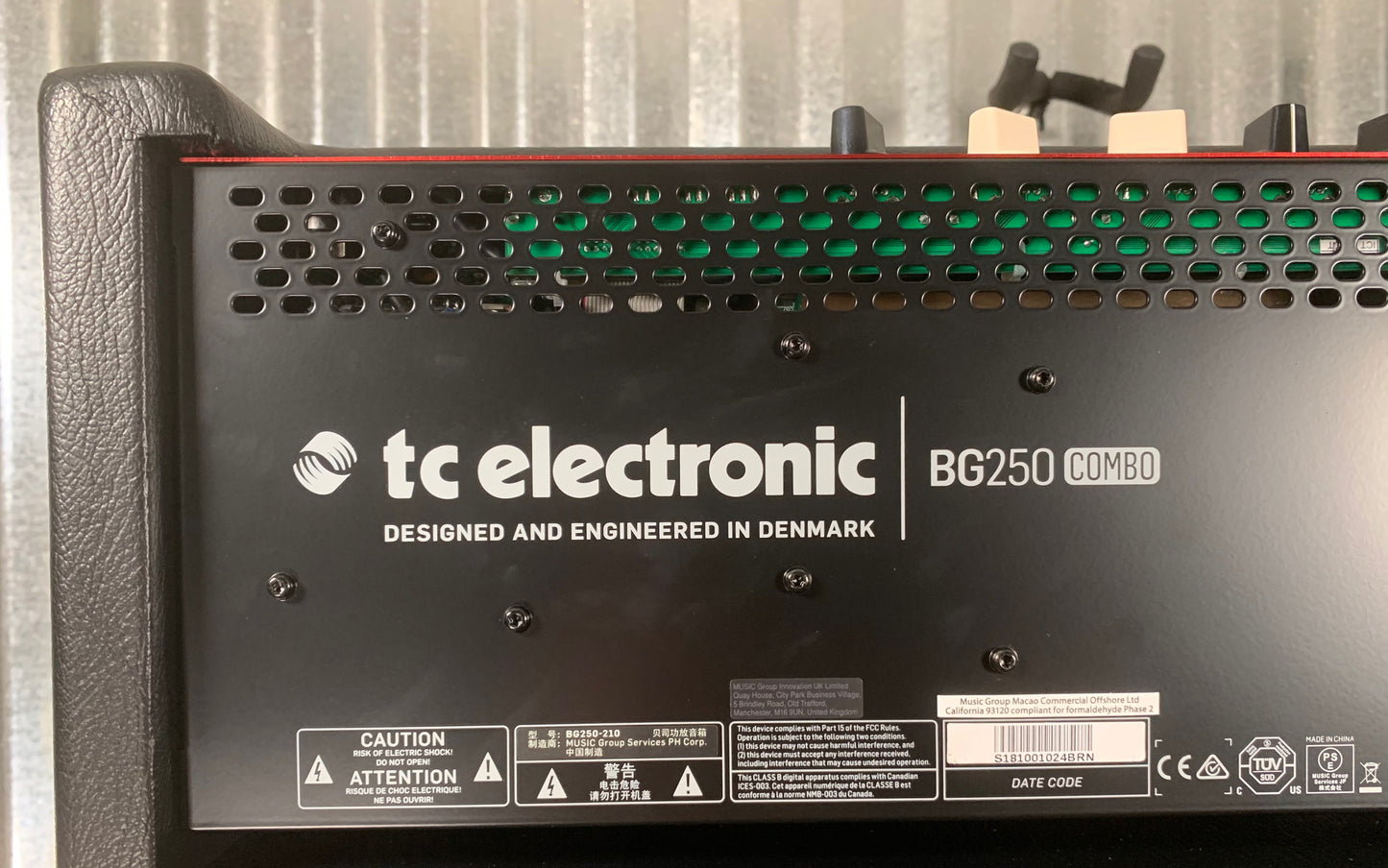 TC Electronic BG250-210 2 x 10" 250 Watt Tone Print Bass Combo Amplifier
