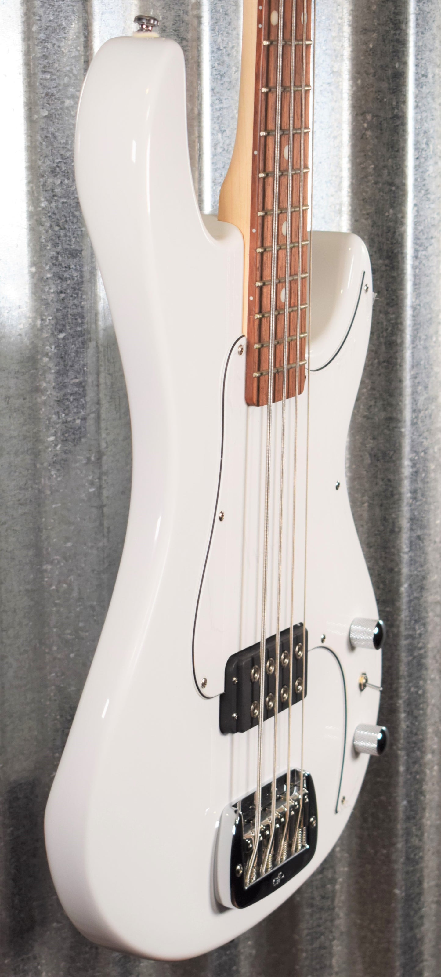 G&L Tribute Kiloton White 4 String Bass #4709 Demo