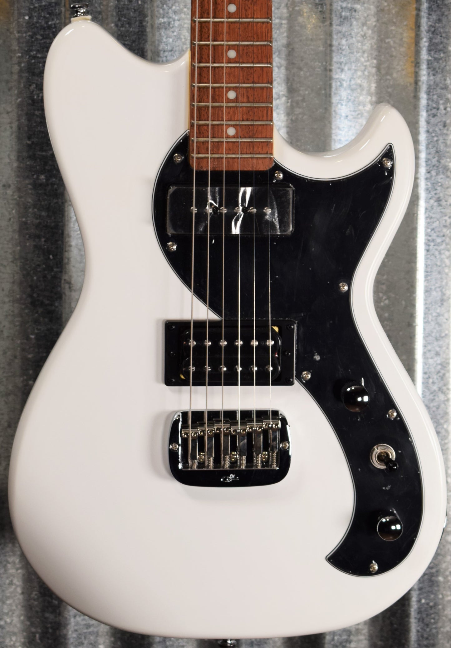 G&L Tribute Fallout Gloss White Guitar #5229 Demo