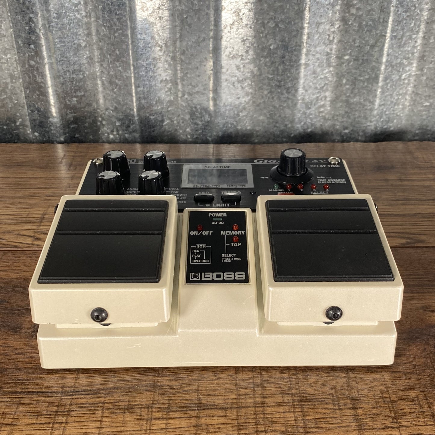Boss DD-20 Giga Delay Digital Delay Guitar Effect Pedal Used