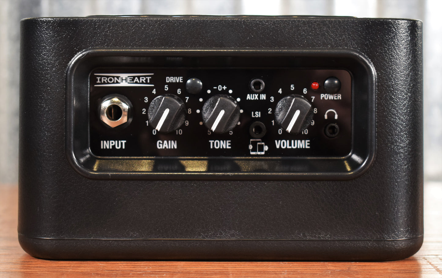 Laney Mini Ironheart Battery Powered Portable Guitar Combo Amplifier MINI-IRON Demo