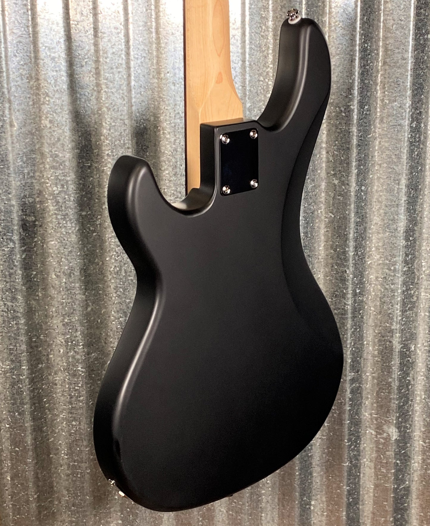 G&L Tribute Kiloton 4 String Bass Black Satin #6173