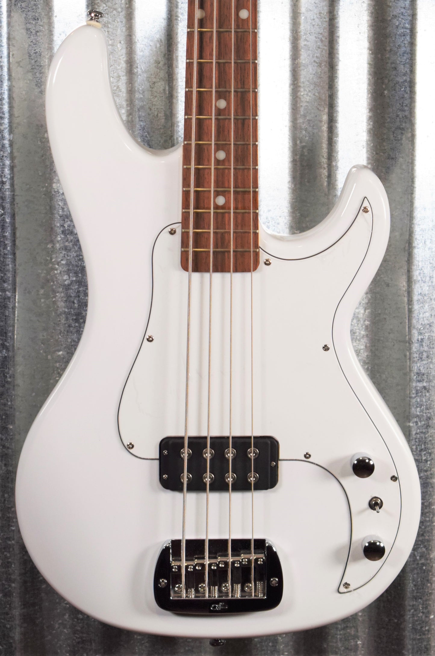 G&L Tribute Kiloton White 4 String Bass #4709 Demo