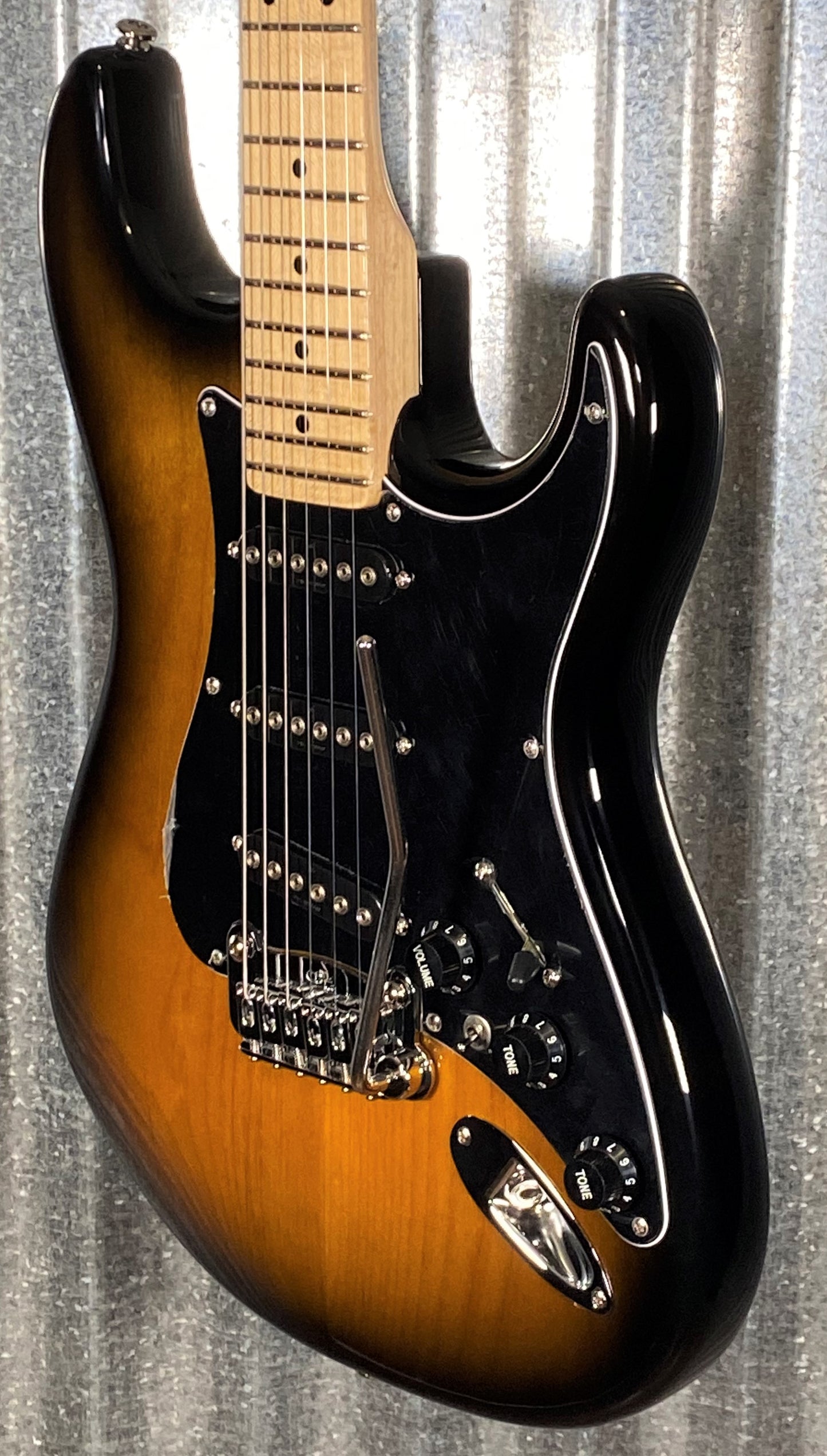 G&L USA S-500 2 Tone Sunburst Guitar & Case S500 #6009