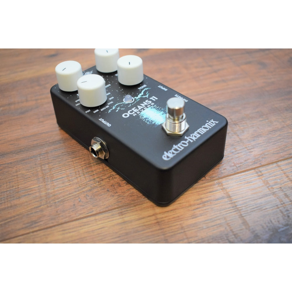 Electro-Harmonix EHX Oceans 11 Reverb Guitar Effect Pedal Demo