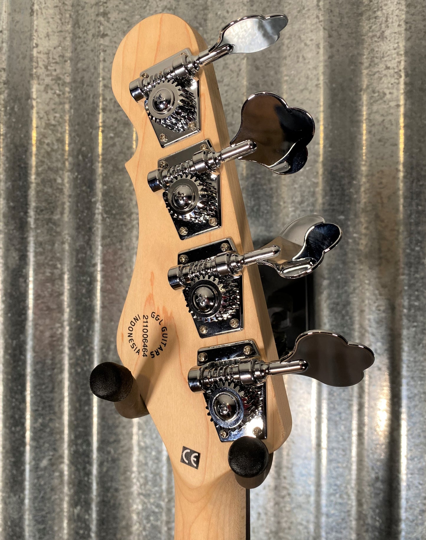G&L Guitars Tribute Fallout Bass Short Scale 4 String Olympic White #6464