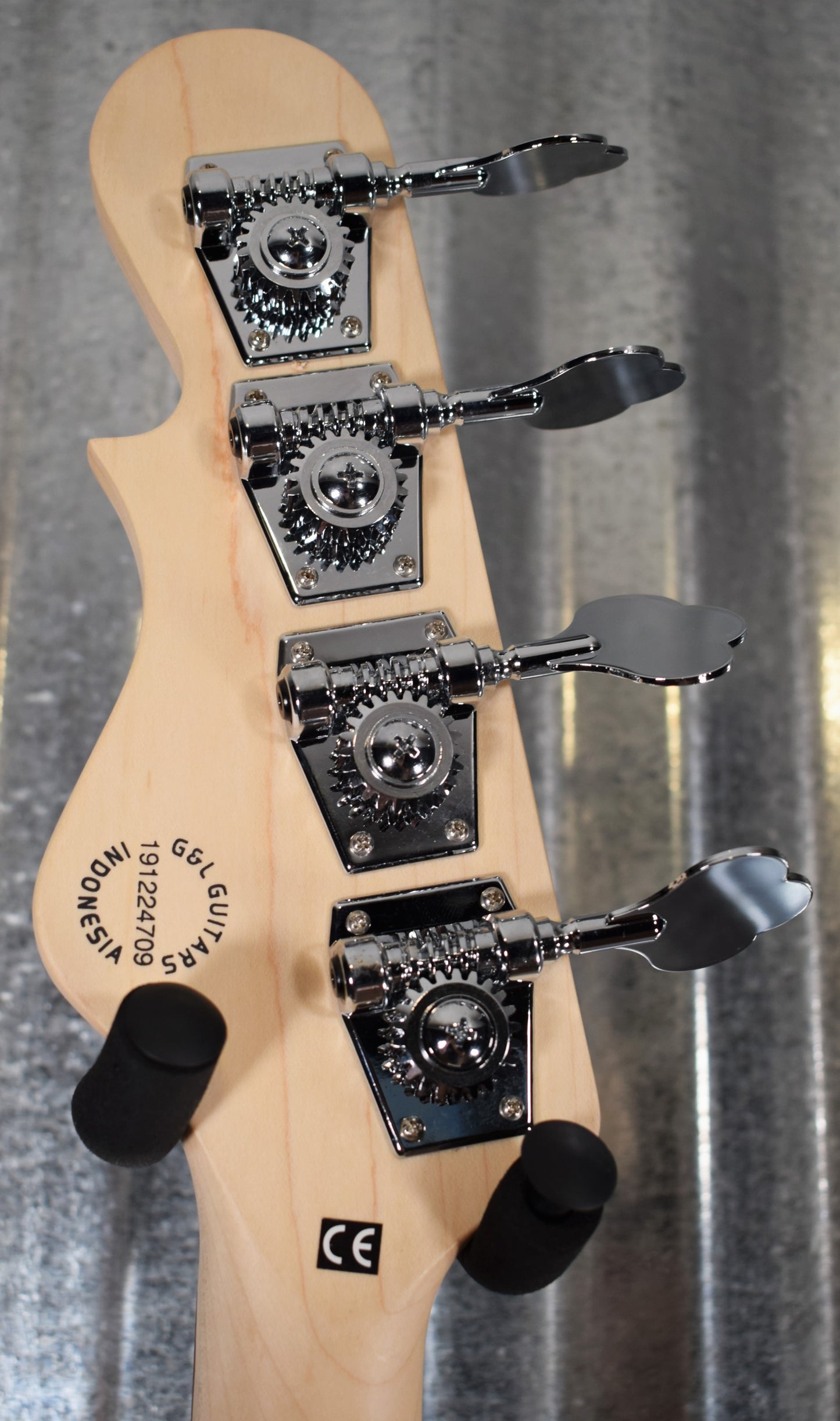 G&L Tribute Kiloton White 4 String Bass #4709 Demo