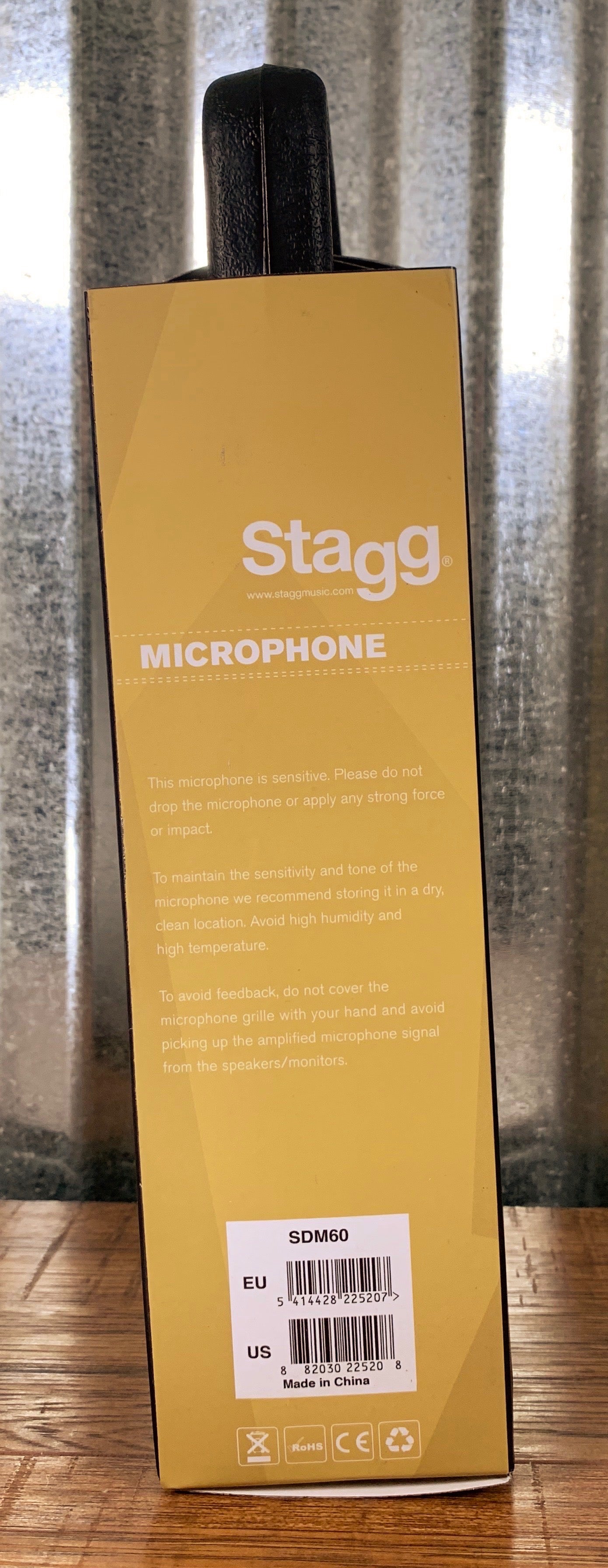 Stagg SDM60 Dynamic Hand Held Vocal Microphone with On/Off, Case & XLR Cable