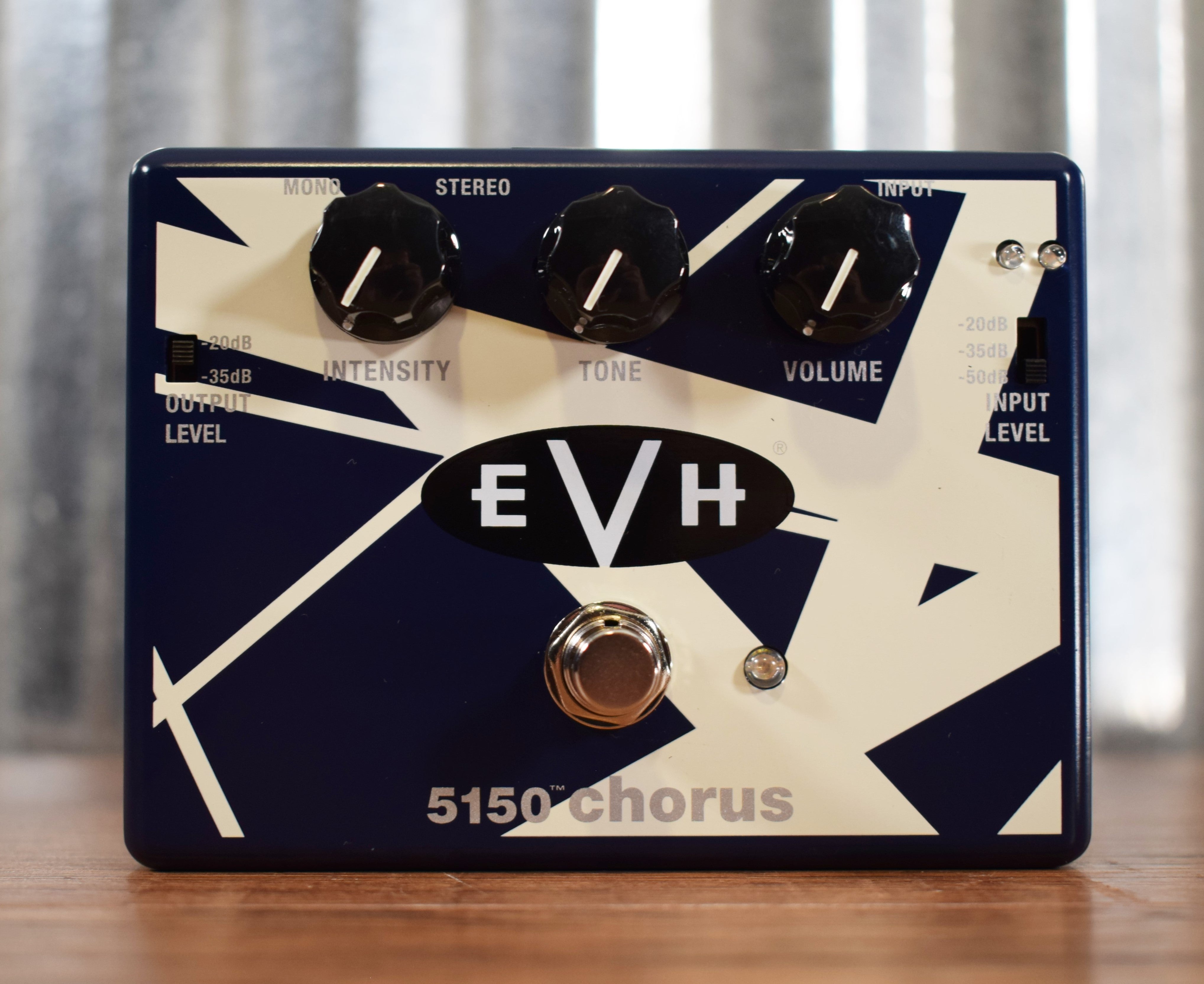evh reverb pedal Dunlop MXR EVH30 Eddie Van Halen 5150 Analog Chorus Guitar Effect Pedal Demo