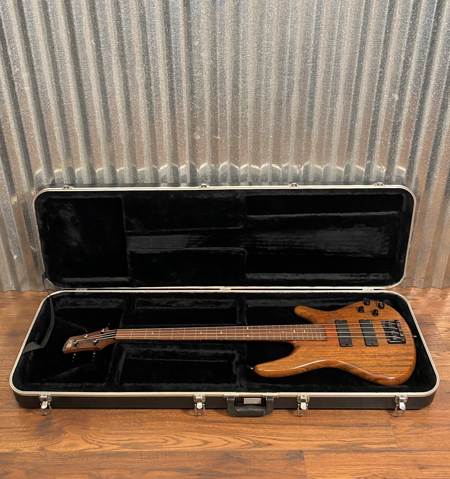 Ibanez Soundgear SRT900DX 4 String Active Natural Bass Guitar & Case #2264 Used
