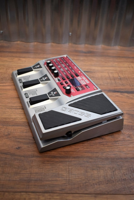 Boss ME-20B Bass Multi Effect Pedal & AC Power Adapter Used