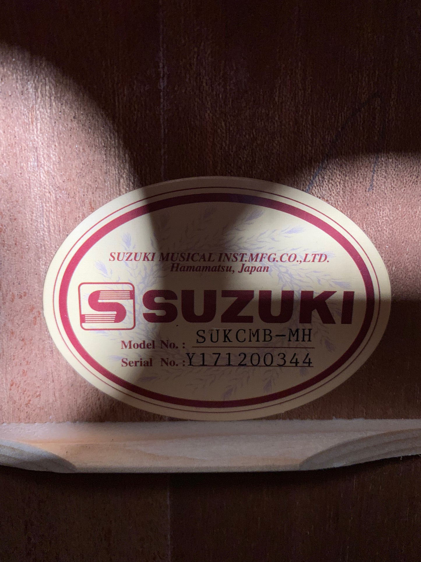 Suzuki 24" Concert Ukulele Mahogany & Bag SUKCMB-MH