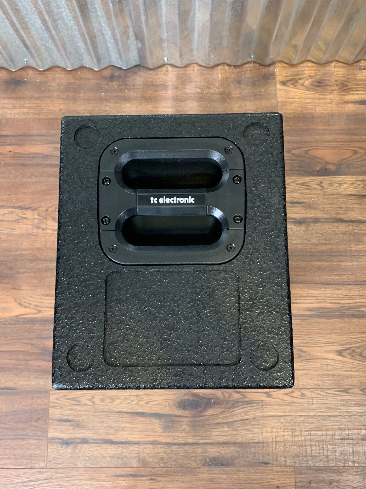 TC Electronic BC208 2x8" Compact Lightweight Bass Amp Speaker Cabinet