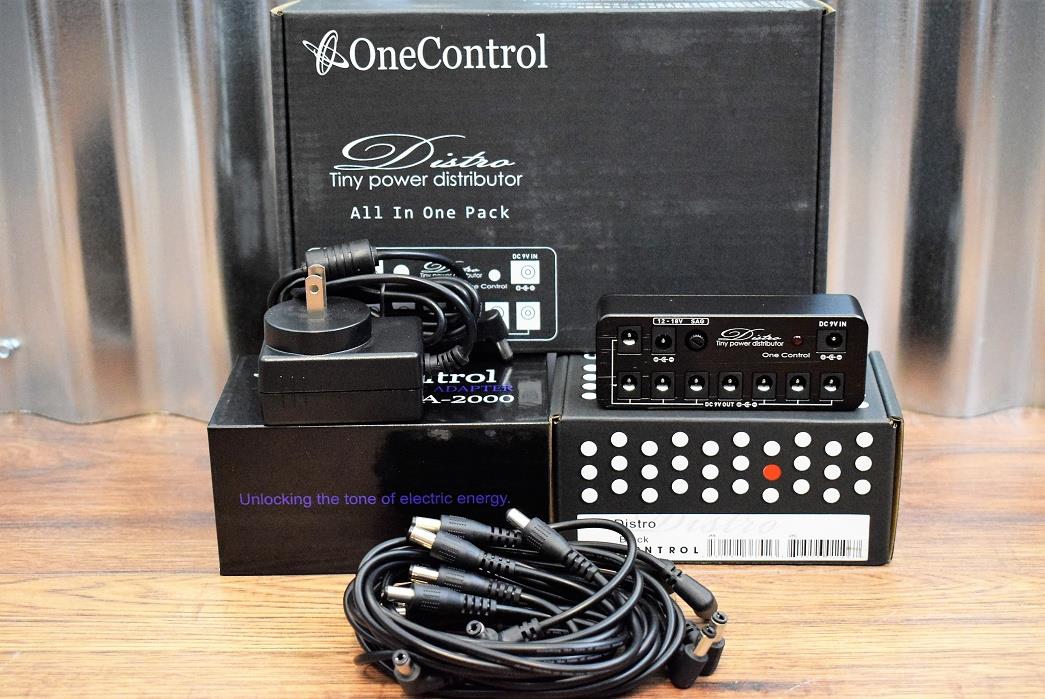 One Control Micro Distro Black Pack Tiny Power Distributor Power Supply &  Cables