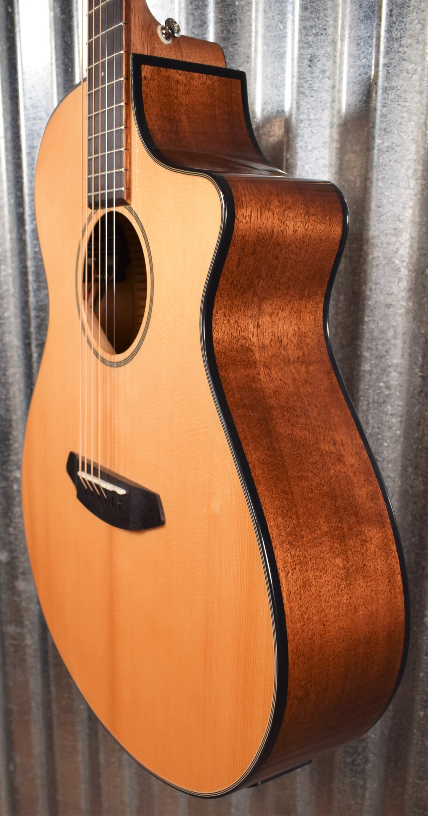 Breedlove Discovery Concert CE Acoustic Electric Guitar & Bag #9965