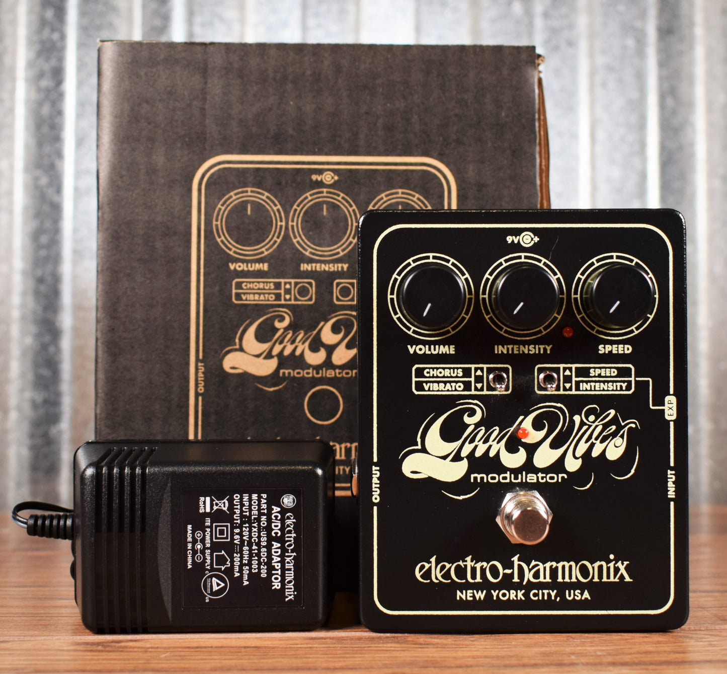 Electro-Harmonix EHX Good Vibes Analog Modulator Chorus Vibrato Guitar Effect Pedal Demo